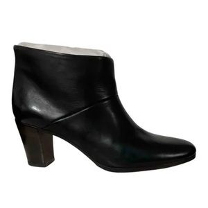 Maison Martin Margiela LEATHER ANKLE BOOTS BLACK